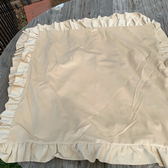 NEW MADIZZ Soft Ruffled Square Pillow Covers - Picture 5 of 8